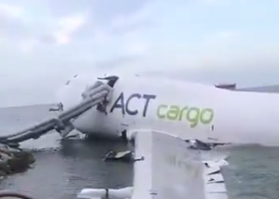Accident grav pe aeroportul din Hong Kong: Un avion cargo a ieșit de pe pistă… - Mediafax