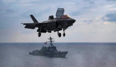 Avion de vanatoare american F-35B, după ce a decolat de pe un portavion
