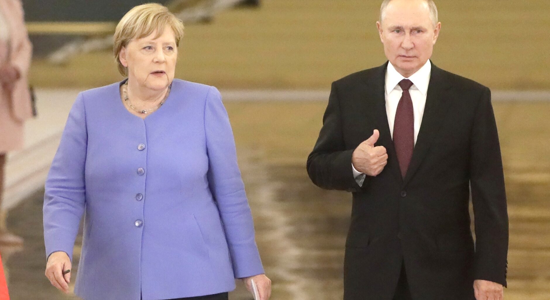 Turneul fără scuze al Angelei Merkel. Căderea în dizgrație a fostului cancelar german