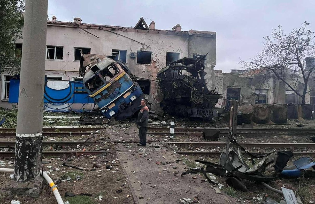 Ziua 1317 Locomotive aruncate în aer. Trump dă liber la informații secrete pentru atacurile în Rusia. Moscova amenință UE cu represalii