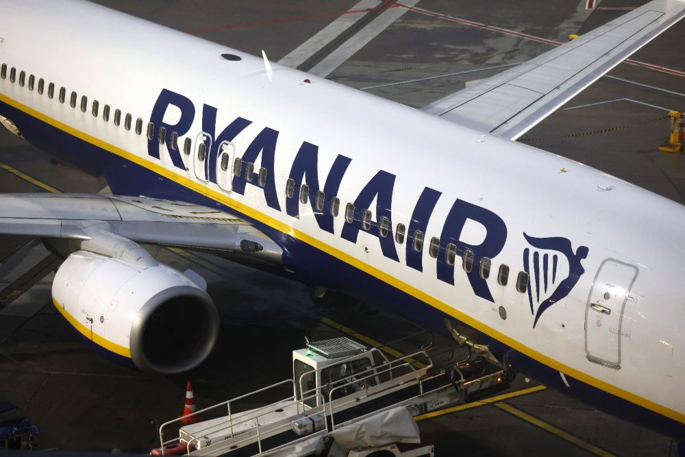 Anchetă în desfășurare. Un avion Ryanair a aterizat pe aeroportul din Manchester cu combustibil rămas în rezervoare pentru doar șase minute de zbor