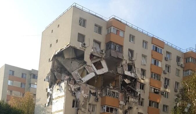 bloc devastat de explozie