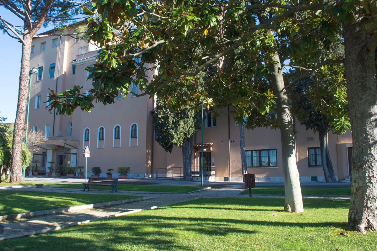 Becali a scăpat de cheltuieli » Cine plătește operația lui Mihai Popescu la Villa Stuart din Roma și recuperarea