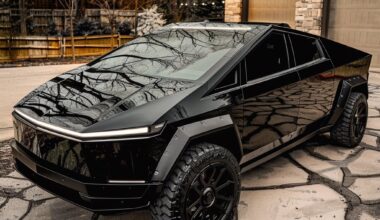 Tesla recheamă 6.000 de Cybertruck-uri la dealerii săi autorizați, iar motivul este de noaptea minții / Este a zecea oară, în ultimii doi ani, când se întâmplă așa ceva