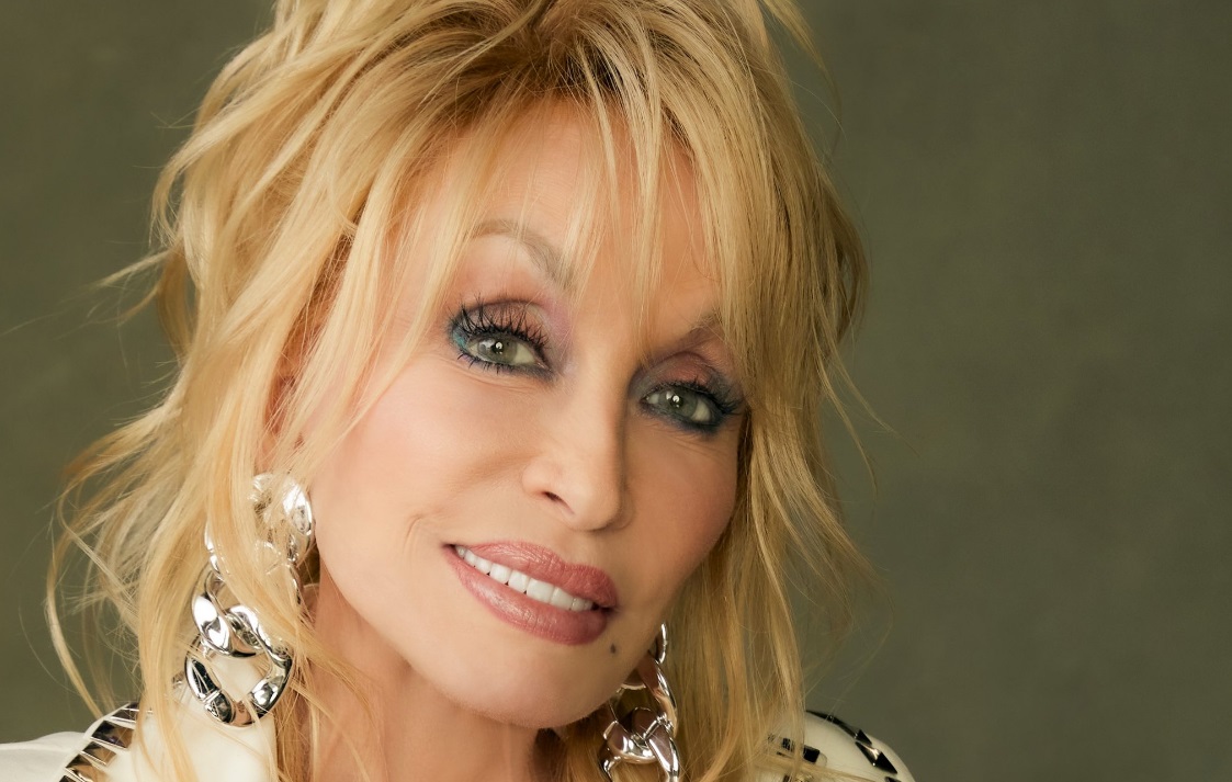 Rugați-vă pentru Dolly Parton. Dumnezeu să te ocrotească, surioara mea