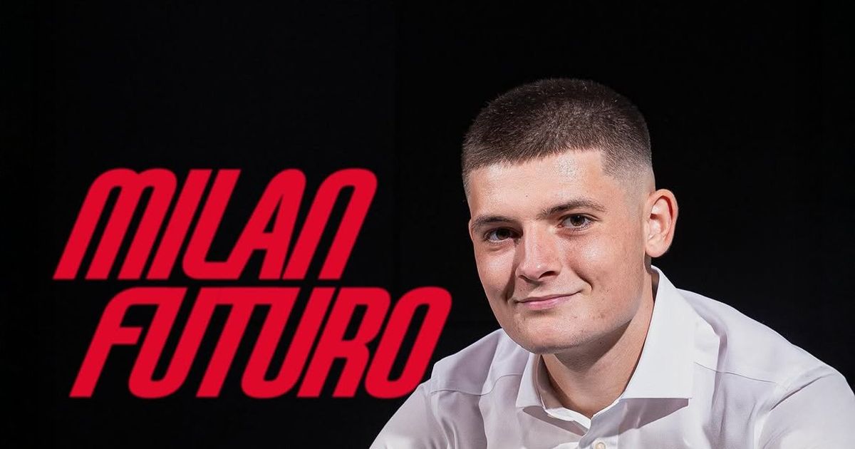 Contract cu AC Milan / Cine e atacantul român pe care pariază formația lui Max Allegri