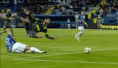 Radu Petrescu, „praf” la Farul Constanța