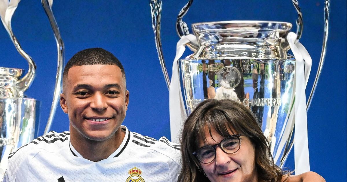 Mbappe, confruntat de mama lui. Fayza Lamari a dezvăluit discuția pe care avut-o cu atacantul, după ce a fost acuzat de un presupus viol în Suedia: „Ai făcut-o?”