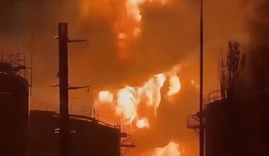 Incendiu uriaș după ce Ucraina a lovit cel mai mare terminal petrolier