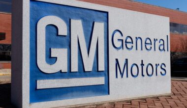 General Motors spune adio smartphone-ului în mașină