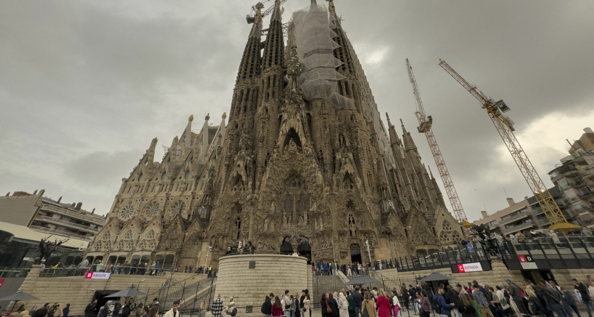 Sagrada Familia din Barcelona devine cea mai înaltă biserică din lume