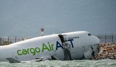 Epava principală a avionului cargo, recuperată după prăbușirea mortală la Hong Kong