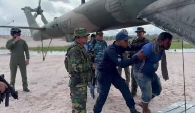 Armata din Venezuela afirmă că a distrus două tabere ale narco-teroriştilor columbieni, în sudul ţării