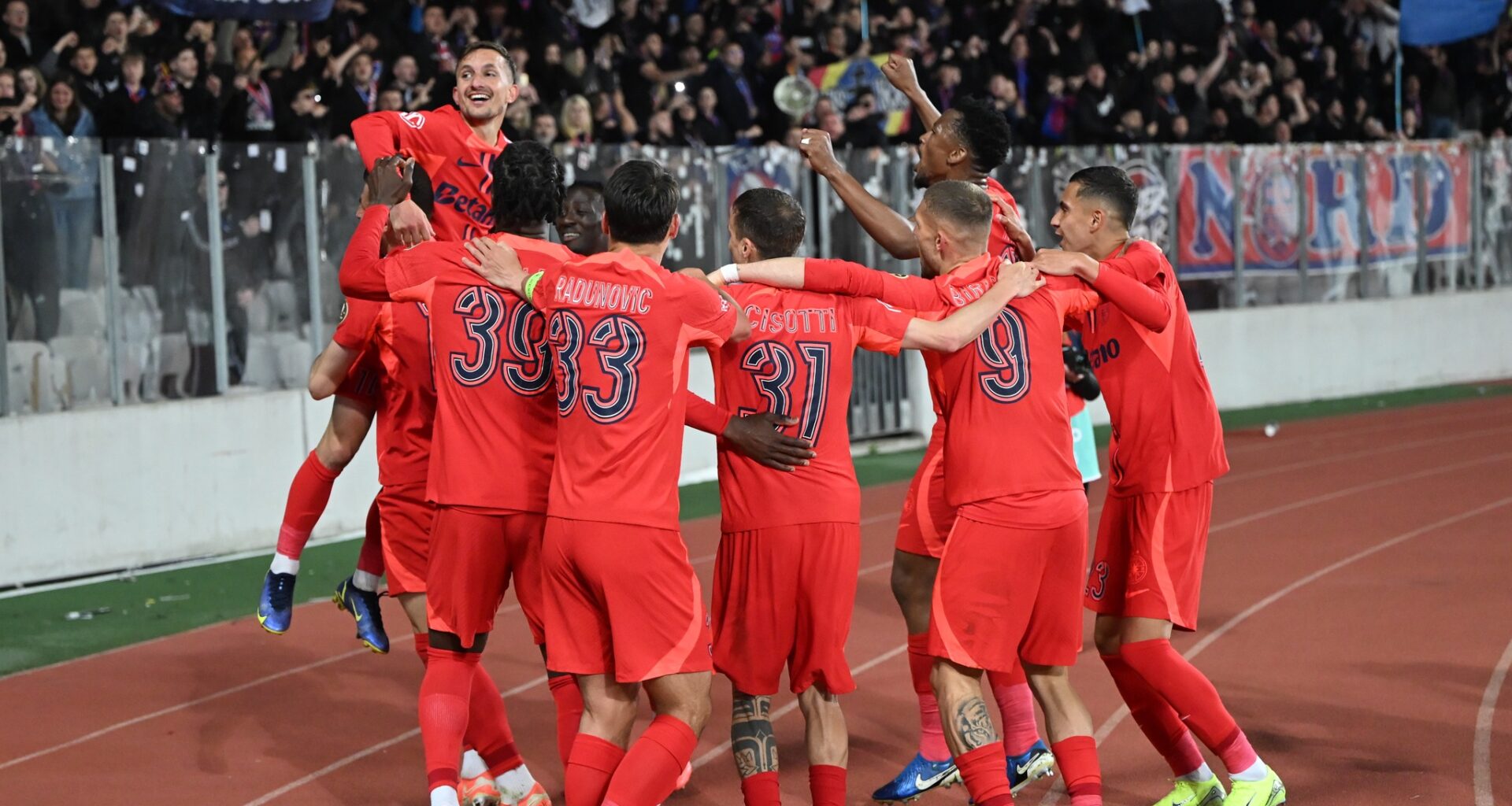 FCSB și-a găsit fundaș central: "Va juca alături de Ngezana"