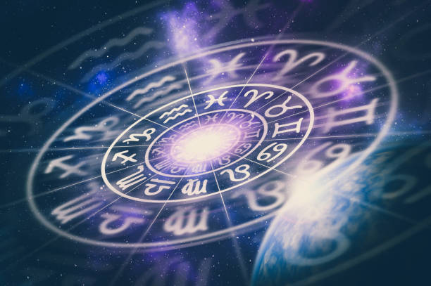 Horoscop 12 octombrie 2025. Balanțele au parte de claritate, Săgetătorii sunt liberi, Vărsătorii au parte de surprize