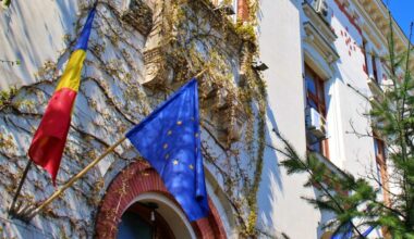 Scăderile de drepturi salariale, semnalate de sindicatele profesorilor, sunt corecții cerute de Curtea de Conturi după ce ani de zile mai multe sporuri fuseseră calculate greșit de aplicația Ministerului Educației / MEC: Sindicatele știau asta