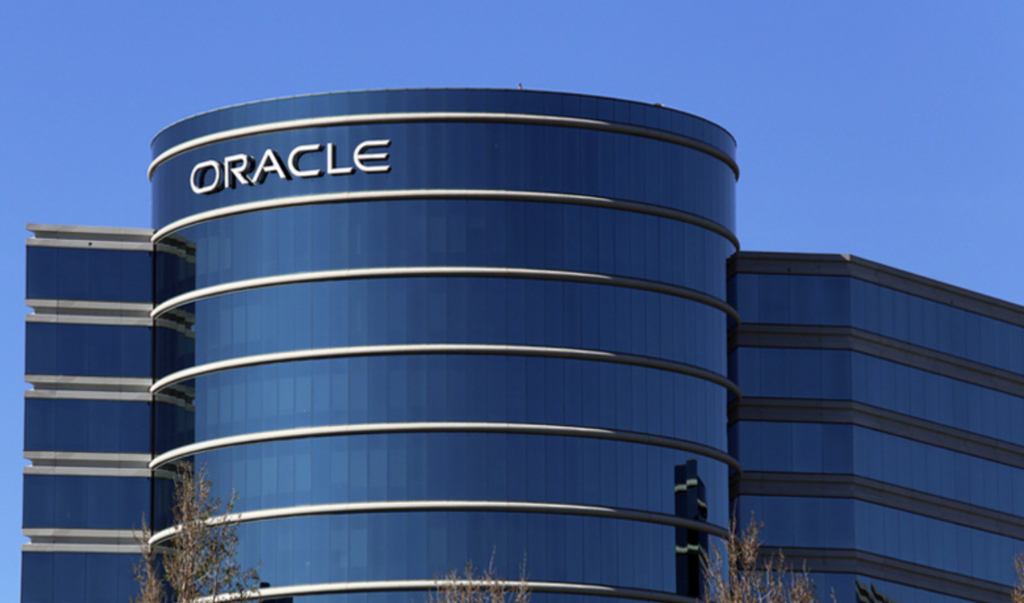 Directorii Oracle vând acțiuni de milioane, chiar când compania atinge vârful. Care este motivul