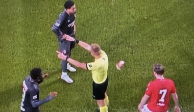 arbitrul a oprit meciul după ce a fost lovit