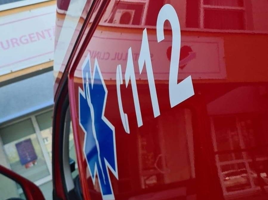 Medic dintr-un spital din România, agresat fizic și verbal de trei femei. Mama și cele două fiice au fost reținute