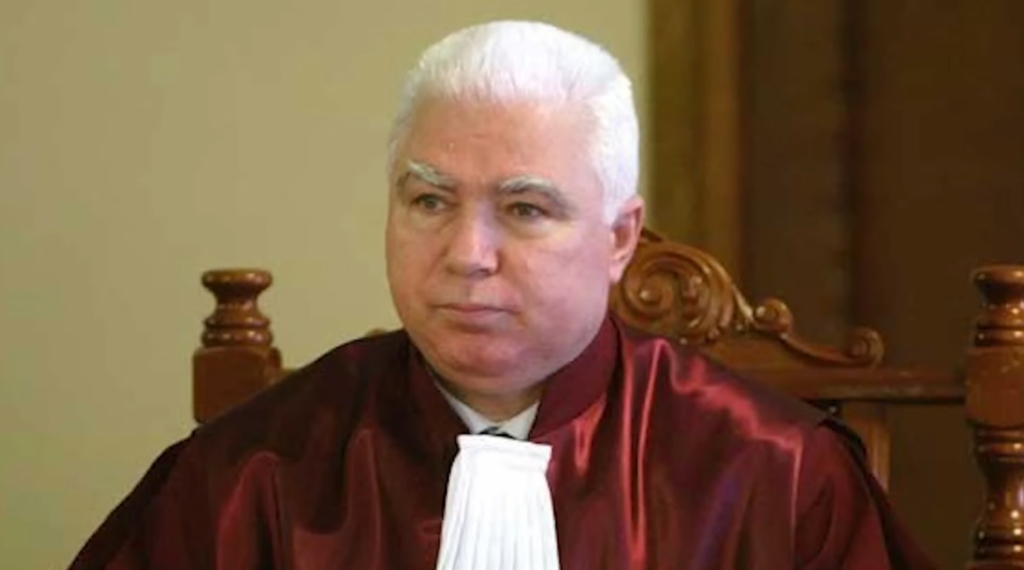Fost judecător CCR, supărat că primește pensie de ”doar” 10.000 de euro. Reacția unui politolog: ”Cam așa arată situațiunea”
