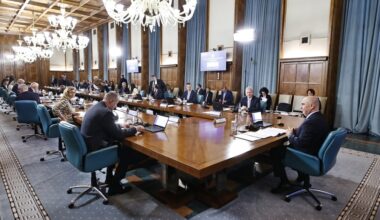 Ședință extraordinară la Guvern pe tema unei ordonanțe de urgență incomode pentru primari. Prevederile contestate