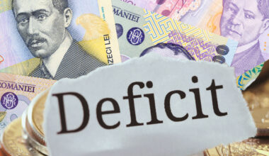 Cât de greșit a calculat guvernul Ciolacu bugetul din 2025. 27 de miliarde în plus pe datorii, cheltuieli ignorate și venituri estimate „din pix”