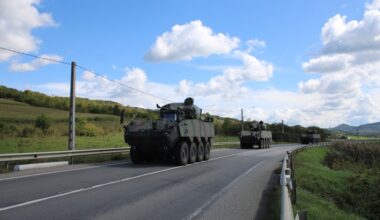 Armata avertizează populația. Convoaie militare, formate din vehicule blindate, se vor deplasa pe principalele șosele ale României