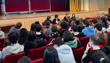 O studentă a dat în judecată universitatea care a obligat-o să plătească peste 30.000 de euro pentru un transfer. Tânăra a câștigat procesul