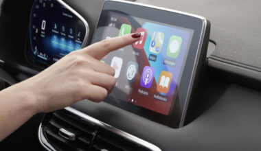 Google taie suportul pentru Android Auto pe telefoanele mai vechi. Ce modele sunt afectate din octombrie