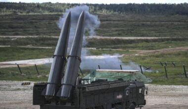 O nouă tactică în războiul rachetelor. Rusia își conservă muniția grea și testează rezistența apărării antiaeriene ucrainene