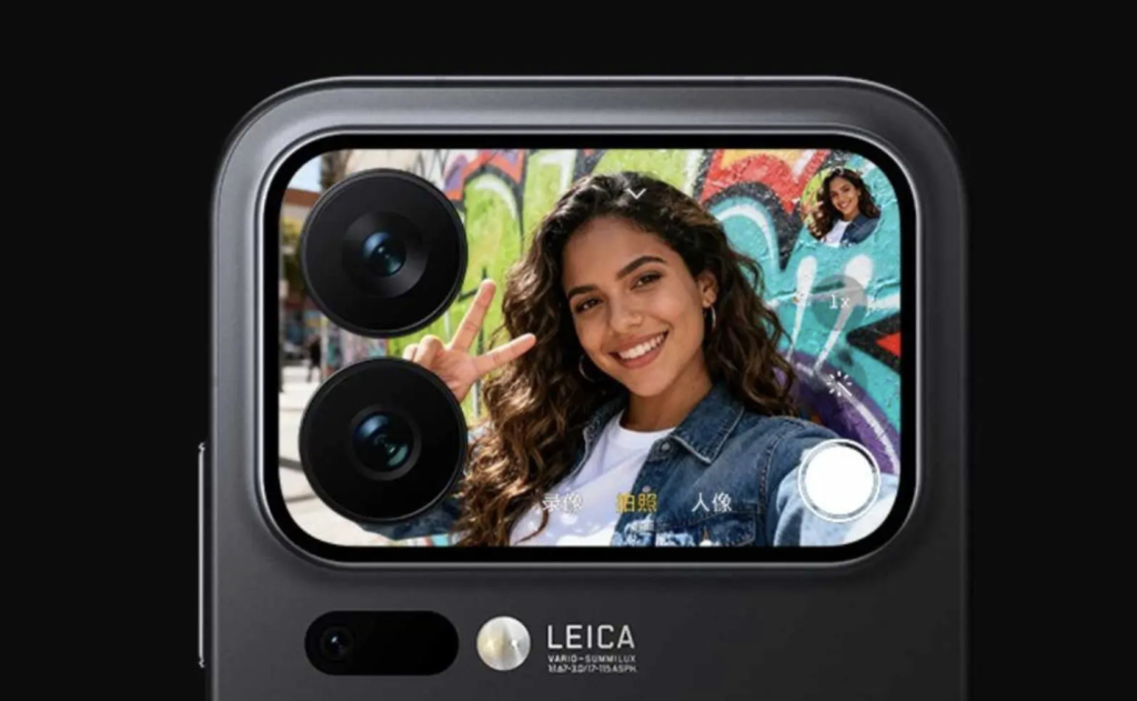 ecranul din spate rămâne și va fi îmbunătățit pe următoarea generație de telefoane