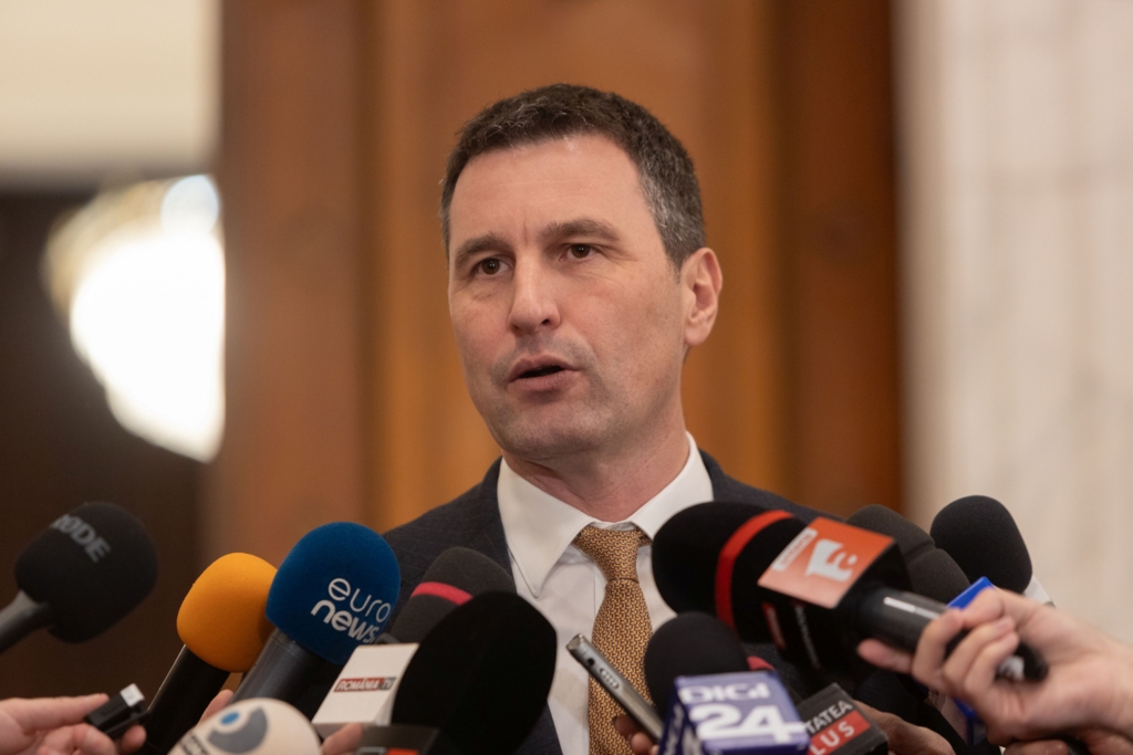 ”E normal să facem eforturi pentru a oferi mai multe posibilități tinerilor”