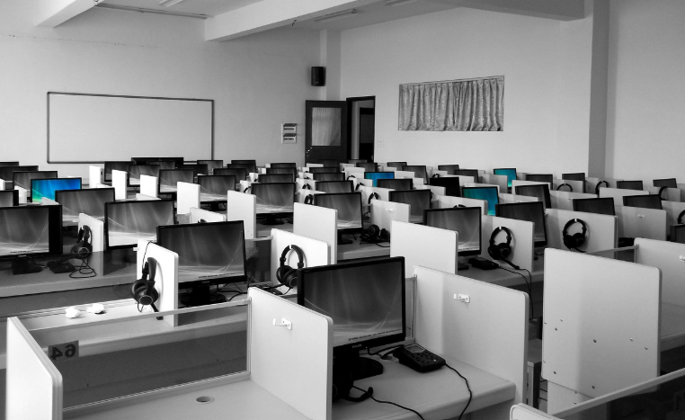 Eroare informatică uriașă. Au fost emise, din greșeală, criptomonede în valoare de 300 de trilioane de dolari, de peste două ori mai mult decât PIB-ul global estimat