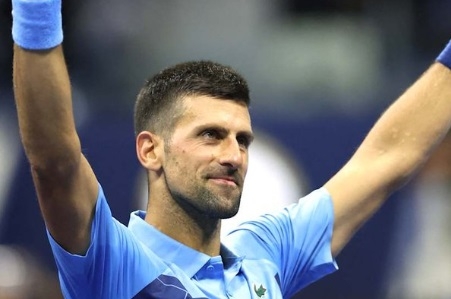 ''Tatăl meu mi-a dat o bancnotă de zece dolari și mi-a spus că asta e tot''