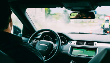 Șoferii din Belgia și Olanda trăiesc deja o experiență pe care mulți din restul Europei o consideră încă science-fiction