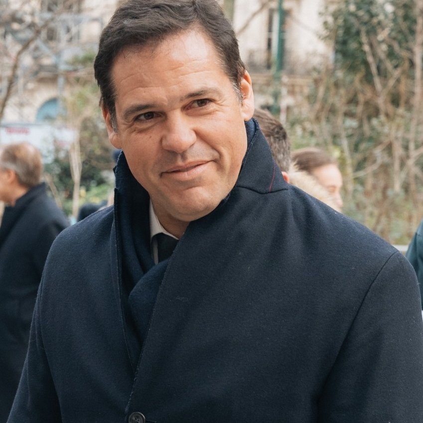 Se întoarce monarhia în Franța? Un descendent al regelui Ludovic al XVI-lea spune că e pregătit să revină în slujba țării