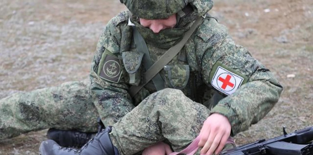 Soldații deschid focul asupra camarazilor și jefuiesc morții din cauza lipsei de echipament