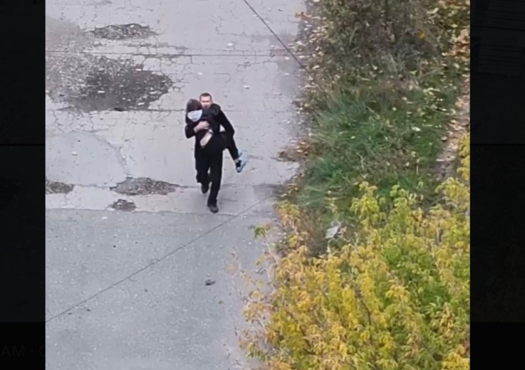 Armata rusă a deschis focul împotriva populației dintr-un oraș ucrainean. Imagini cutremurătoare cu civili executați FOTO/VIDEO