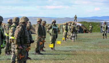 Rezerviștii chemați la mobilizare, dotați cu bocanci de unică folosință. ''Dacă ne mai cheamă o dată, nu e de bine''