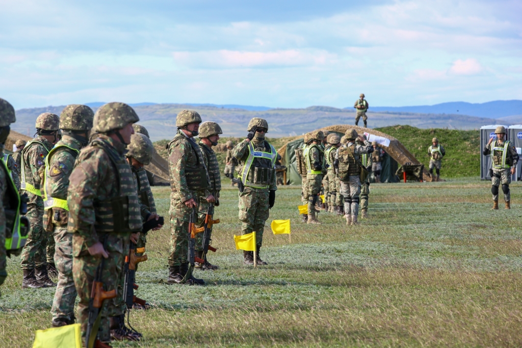 Rezerviștii chemați la mobilizare, dotați cu bocanci de unică folosință. ''Dacă ne mai cheamă o dată, nu e de bine''