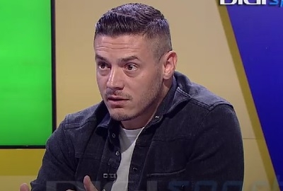 ”Ce te uiți așa la mine?”