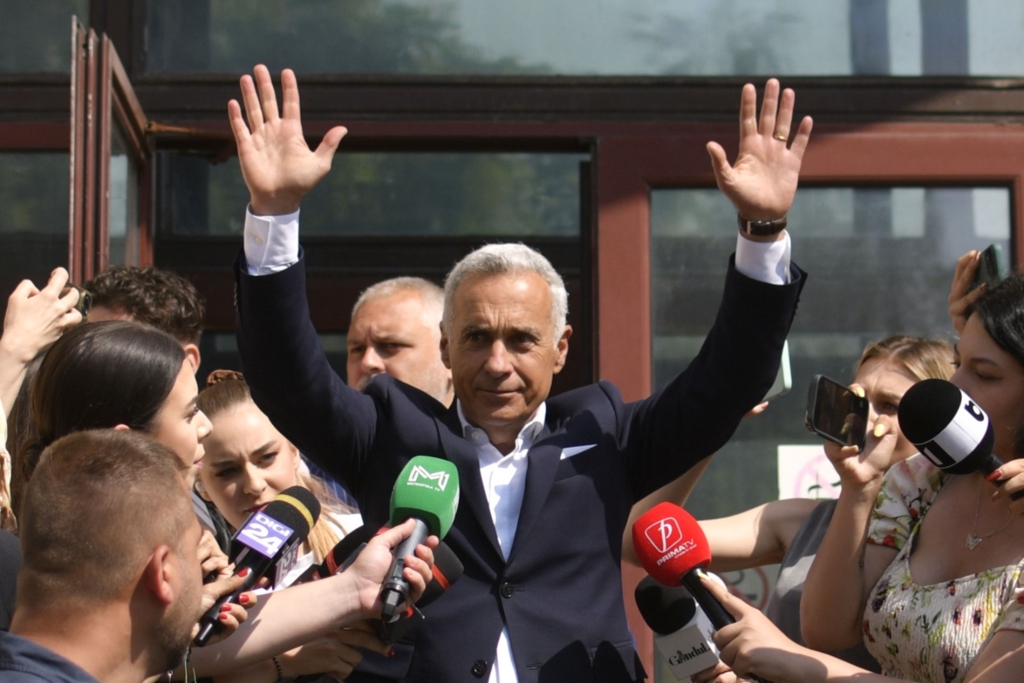 Un expert acuză SRI că lansează manipulări după manualele KGB-ului. „Băi, noi suntem impecabili, nu suntem în spatele lui Georgescu! N-am lucrat noi pe mână cu rușii!”