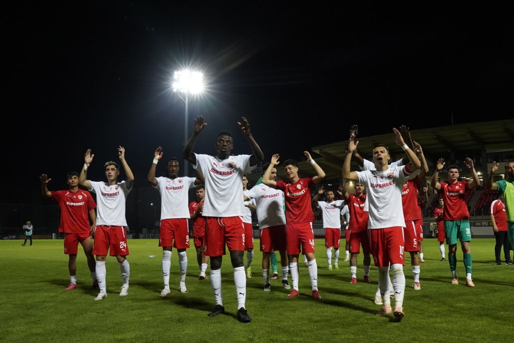 S-a terminat meciul dintre FC Dinamo și CS Dinamo. Patru goluri în Cupa României