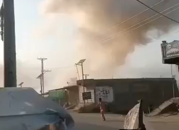 Șapte soldați pakistanezi uciși într-un atac sinucigaș la granița cu Afganistanul