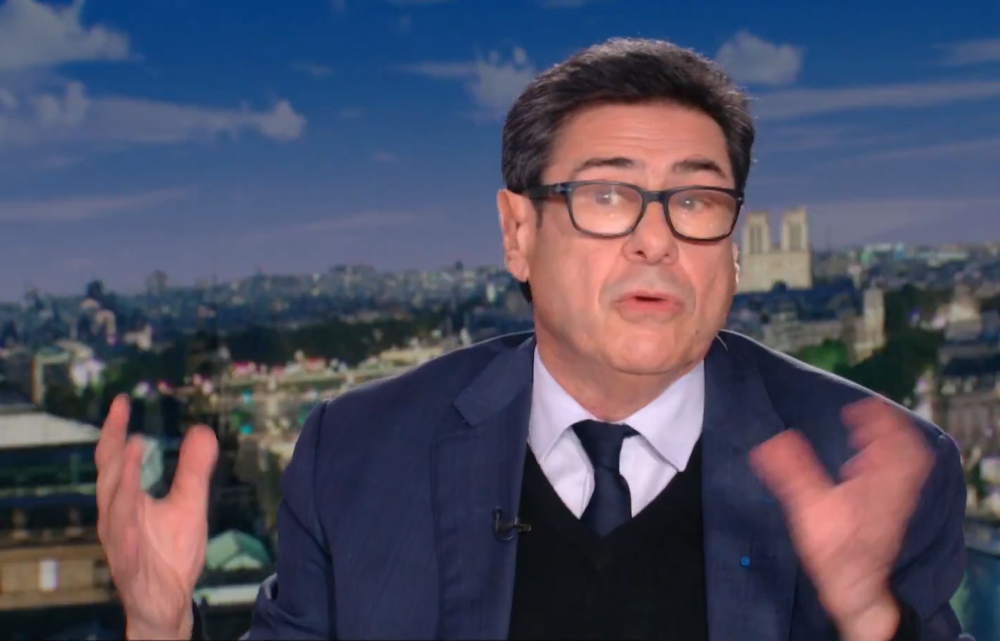 Proaspătul laureat Nobel cere suspendarea reformei pensiilor pentru a salva Franța de extrema dreaptă