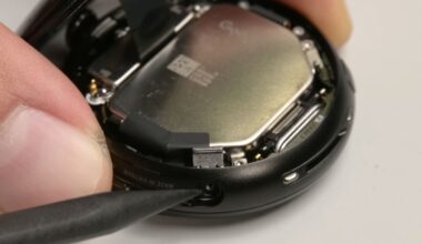 Pixel Watch 4 pare sa fie ceasul smart cel mai usor de reparat