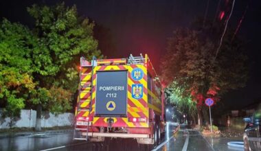 Zeci de gospodării inundate, copaci doborâți și porturi închise în Constanța