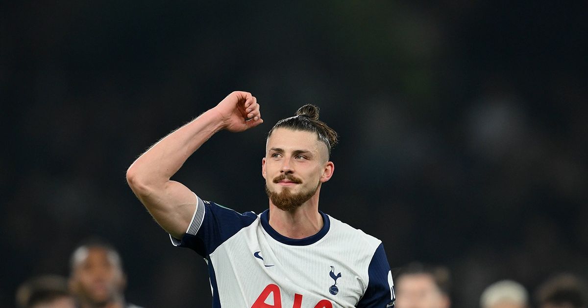 Tottenham îl împrumută pe Drăgușin? Ce scrie presa din Anglia despre fundașul român: „Nu vrea să pună presiune pe echipă”