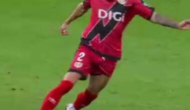 Rațiu a stârnit controverse. FOTO: Românul a fost decisiv la golul victoriei lui Rayo, însă fanii adverși au contestat faza