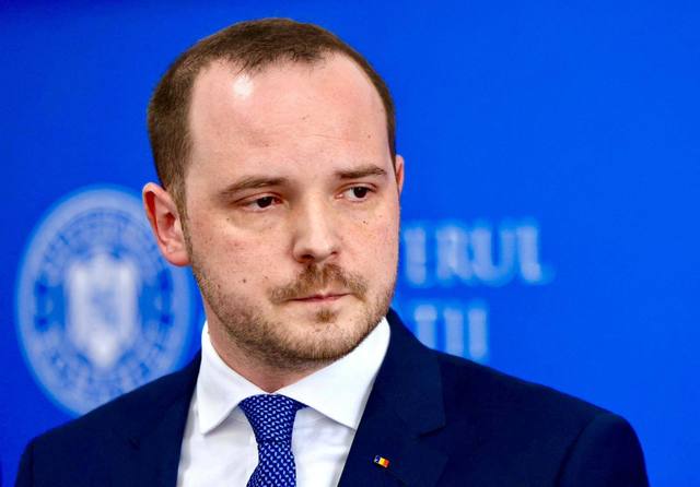 Ministrul Sănătăţii, mesaj către personalul ATI: Renunţaţi la verighetă sau plecaţi din ATI! Pentru că acea verighetă poate omorî un om - VIDEO